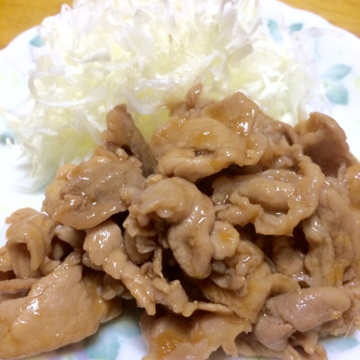 付け合わせキャベツまで美味しい!豚生姜焼き
